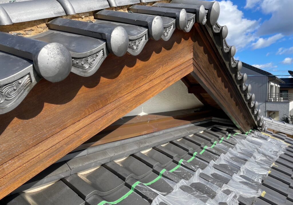 愛知県 豊明市 破風板塗装 雨漏り 雨漏り修理 屋根修理 漆喰 瓦工事 外装工事 内装工事 リフォーム工事 外壁塗装