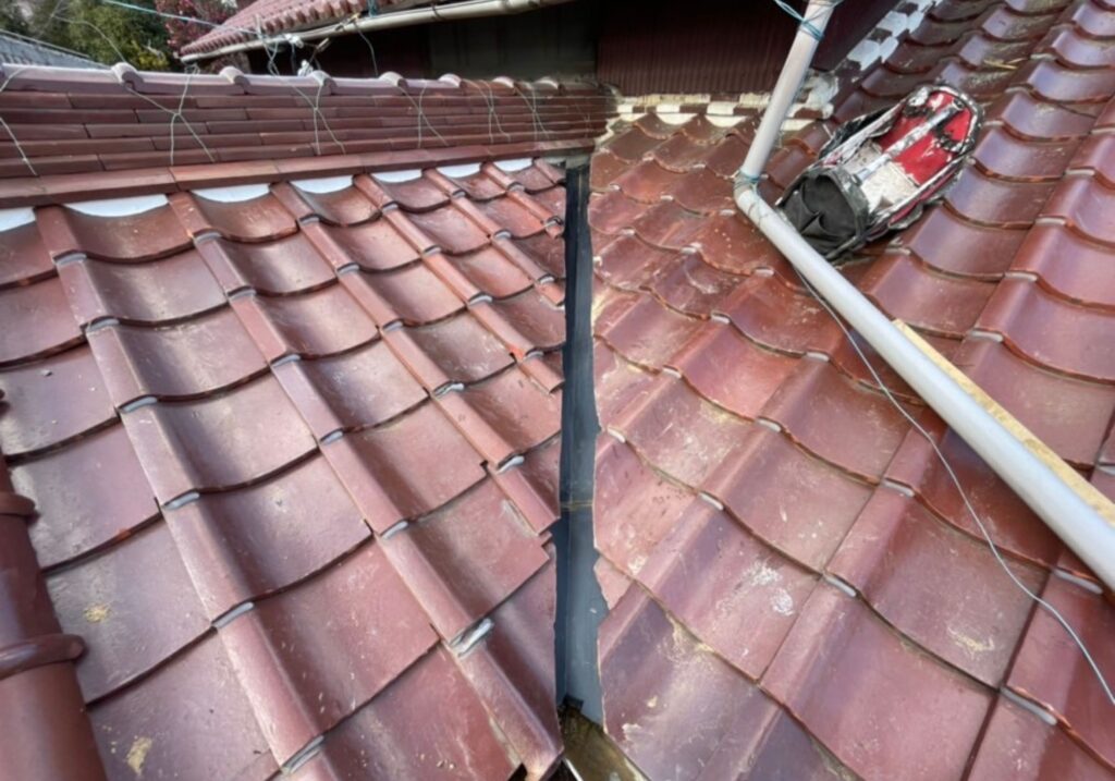 愛知県 大府市 谷板金上貼り工事 屋根塗装 雨漏り 雨漏り修理 屋根修理 漆喰 瓦工事 外装工事 内装工事 リフォーム工事 外壁塗装