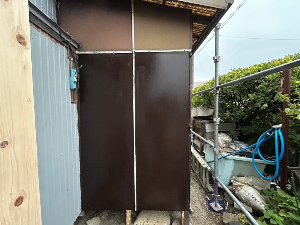 愛知県愛知県 高浜市 壁張り替え工事 庇軒天 交換工事 屋根工事 谷板金施工 屋根修理 雨漏り 漆喰 瓦工事 外装工事 内装工事 リフォーム工事 外壁塗装