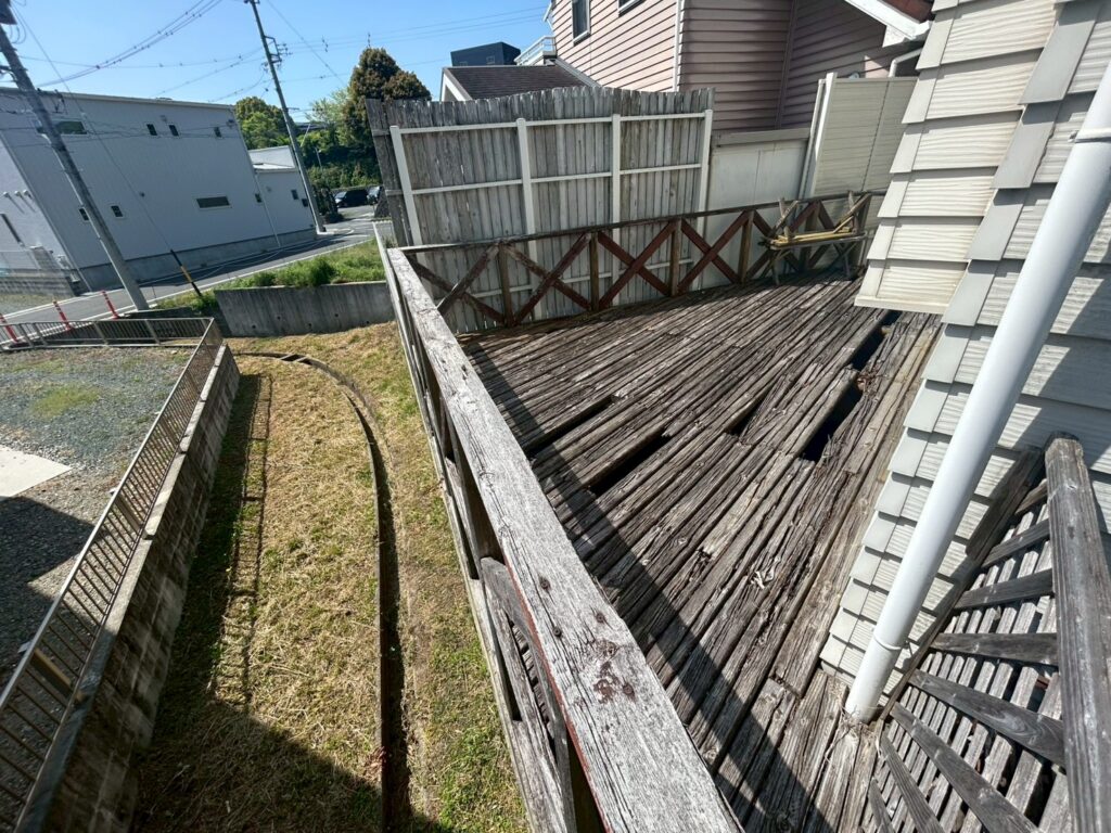 愛知県 豊川市 ウッドデッキ 外壁塗装 塗り替え 塗装 ペンキ 瓦工事 外装工事 内装工事 リフォーム工事