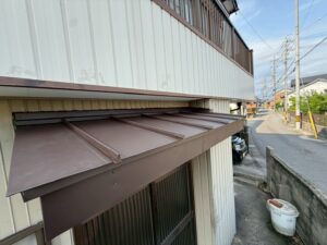 愛知県 知立市 庇屋根修理工事 屋根工事 谷板金施工 屋根修理 雨漏り 漆喰 瓦工事 外装工事 内装工事 リフォーム工事 外壁塗装