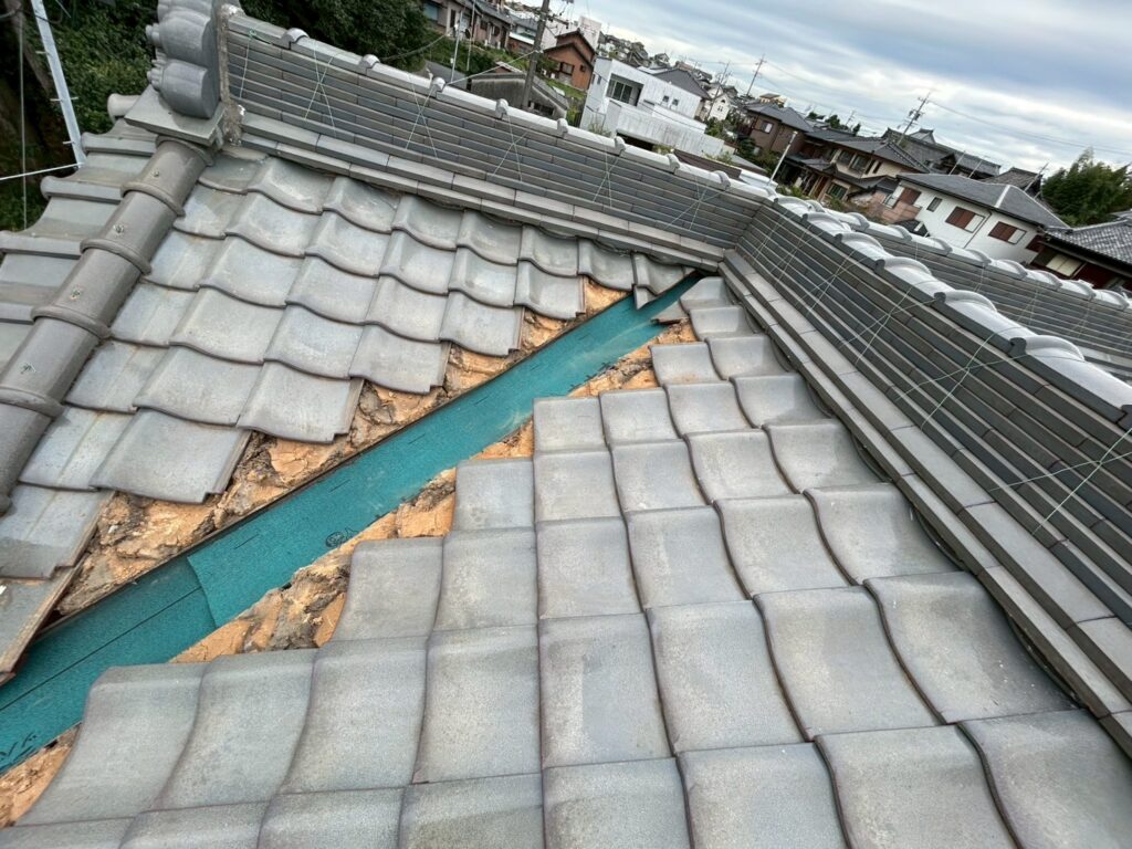 愛知県 東浦町 屋根板金工事 屋根工事 谷板金工事 屋根修理 雨漏り 漆喰 瓦工事 外装工事 内装工事 リフォーム工事 外壁塗装