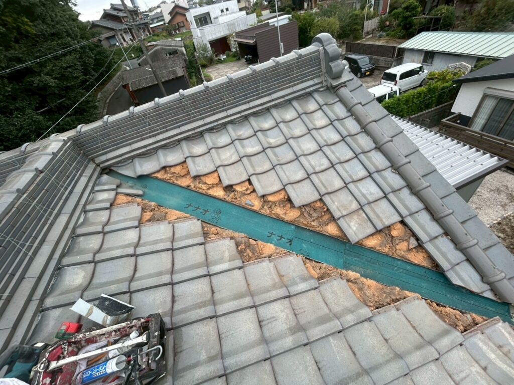 愛知県 東浦町 屋根板金工事 屋根工事 谷板金工事 屋根修理 雨漏り 漆喰 瓦工事 外装工事 内装工事 リフォーム工事 外壁塗装