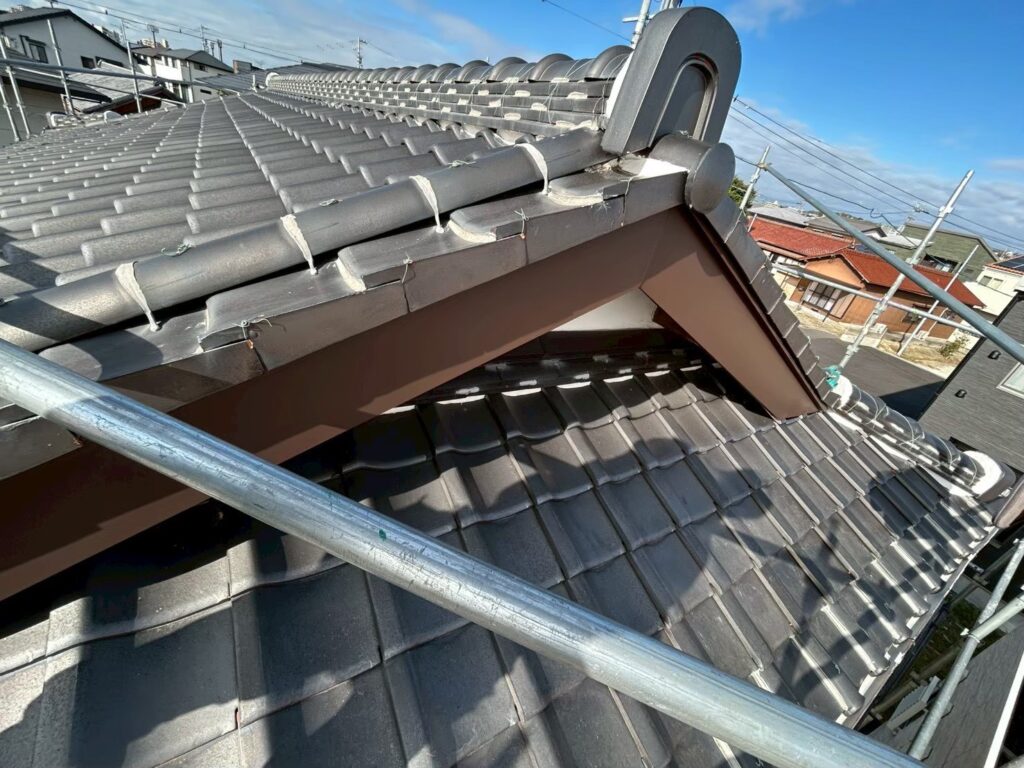 愛知県 額田郡 幸田町 破風板 板金工事 屋根工事 谷板金工事 屋根修理 雨漏り 漆喰 瓦工事 外装工事 内装工事 リフォーム工事 外壁塗装