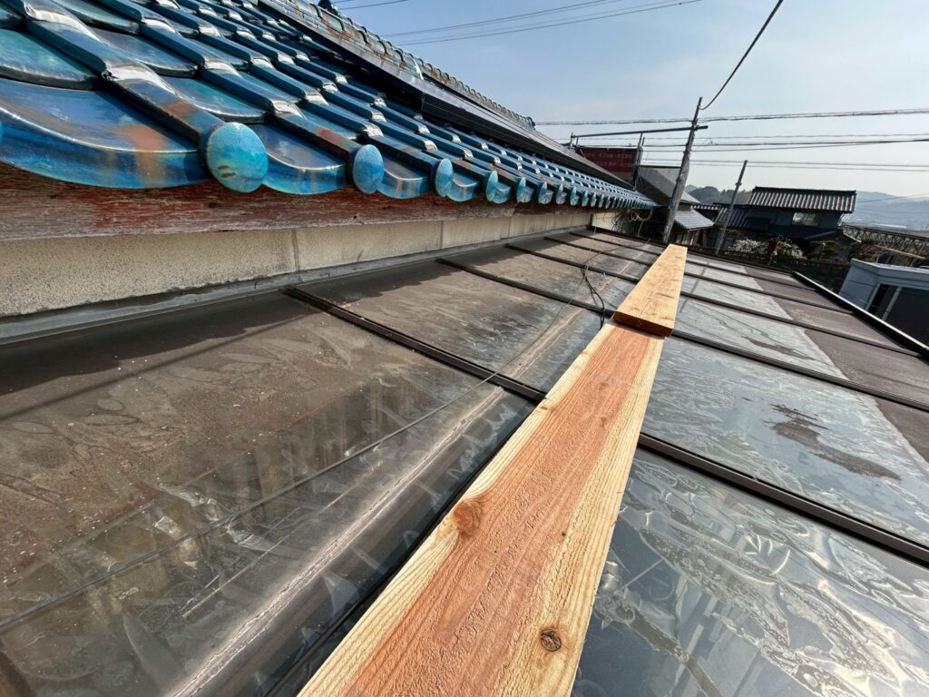 愛知県 大府市 雨樋新設工事 屋根工事 谷板金工事 屋根修理 雨漏り 漆喰 瓦工事 外装工事 内装工事 リフォーム工事 外壁塗装