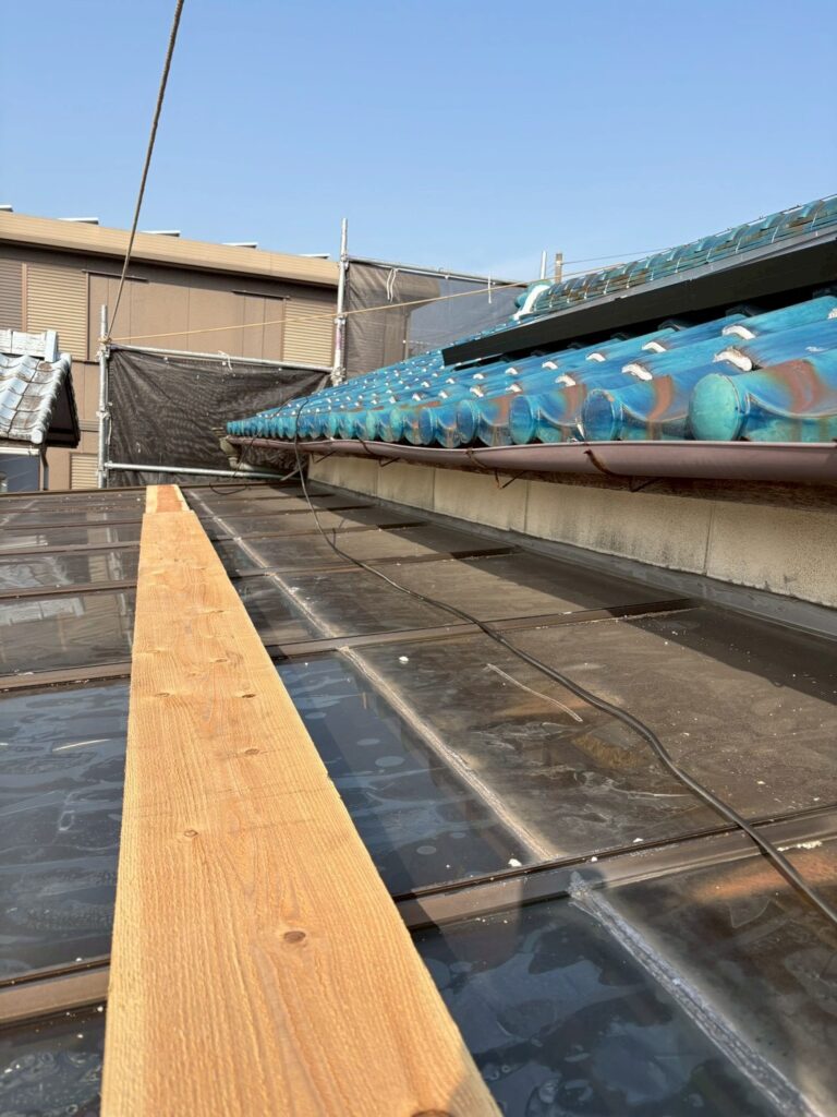 愛知県 大府市 雨樋新設工事 屋根工事 谷板金工事 屋根修理 雨漏り 漆喰 瓦工事 外装工事 内装工事 リフォーム工事 外壁塗装