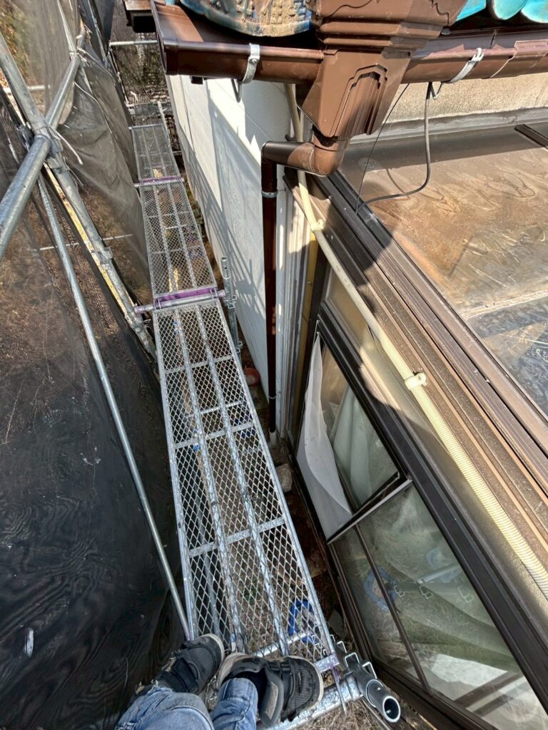 愛知県 大府市 雨樋新設工事 屋根工事 谷板金工事 屋根修理 雨漏り 漆喰 瓦工事 外装工事 内装工事 リフォーム工事 外壁塗装