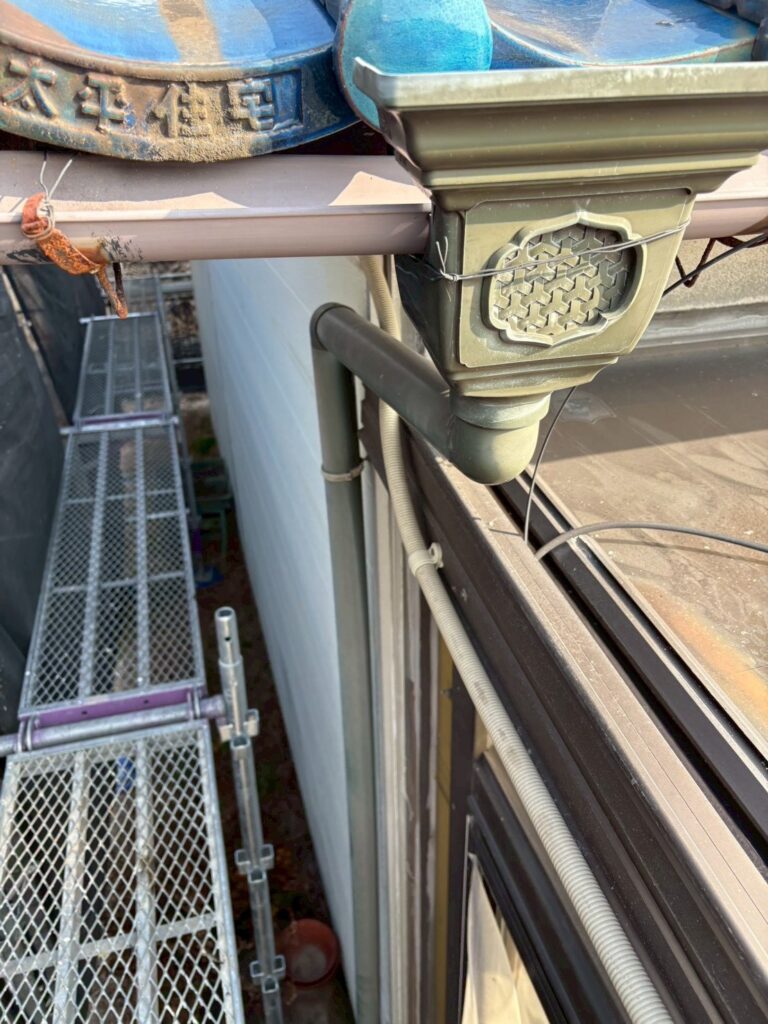 愛知県 大府市 雨樋新設工事 屋根工事 谷板金工事 屋根修理 雨漏り 漆喰 瓦工事 外装工事 内装工事 リフォーム工事 外壁塗装