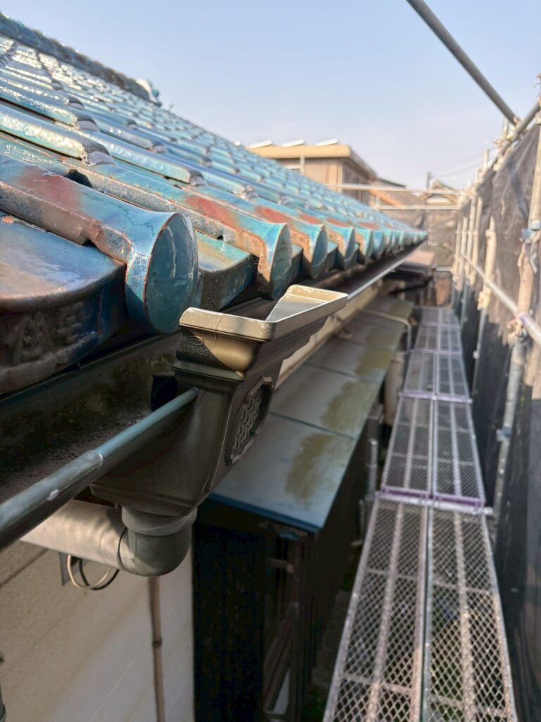 愛知県 大府市 雨樋新設工事 屋根工事 谷板金工事 屋根修理 雨漏り 漆喰 瓦工事 外装工事 内装工事 リフォーム工事 外壁塗装