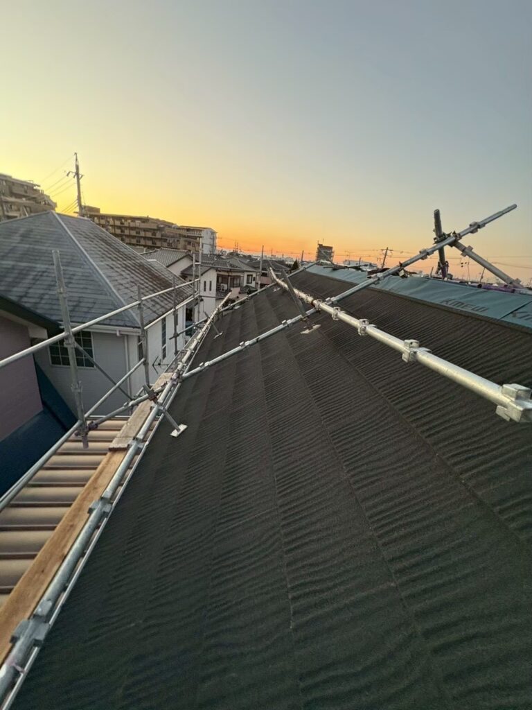 愛知県 安城市 屋根カバー工法 屋根板金工事 屋根工事 谷板金工事 屋根修理 雨漏り 漆喰 瓦工事 外装工事 内装工事 リフォーム工事 外壁塗装