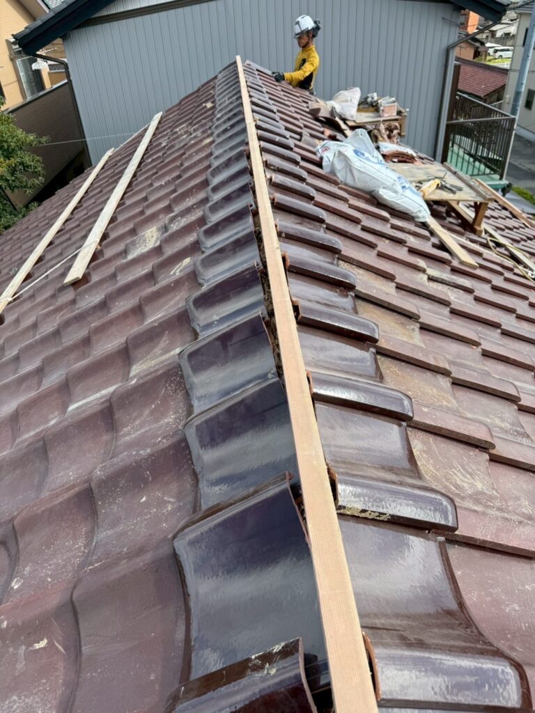 愛知県 豊橋市 棟積み替え工事 屋根板金工事 屋根工事 谷板金工事 屋根修理 雨漏り 漆喰 瓦工事 外装工事 内装工事 リフォーム工事 外壁塗装