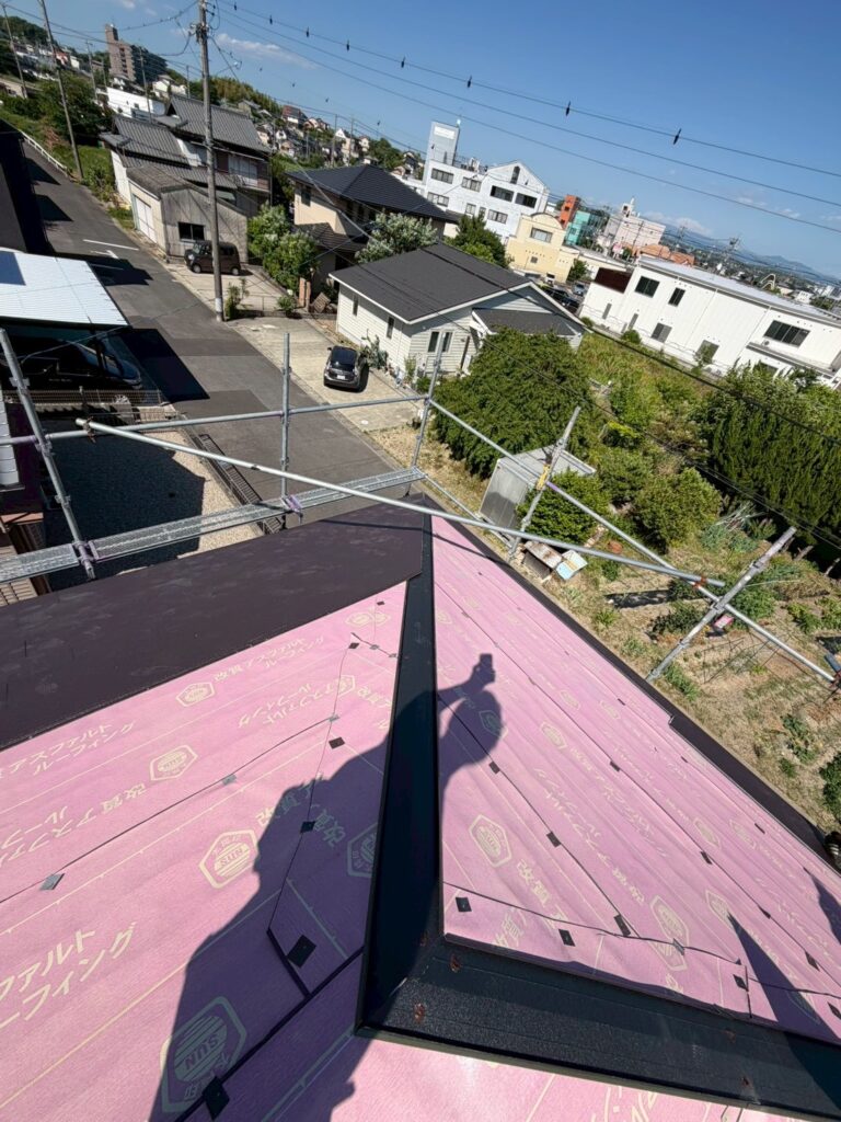 愛知県 碧南市 屋根カバー工法 屋根板金工事 屋根工事 谷板金工事 屋根修理 雨漏り 漆喰 瓦工事 外装工事 内装工事 リフォーム工事 外壁塗装