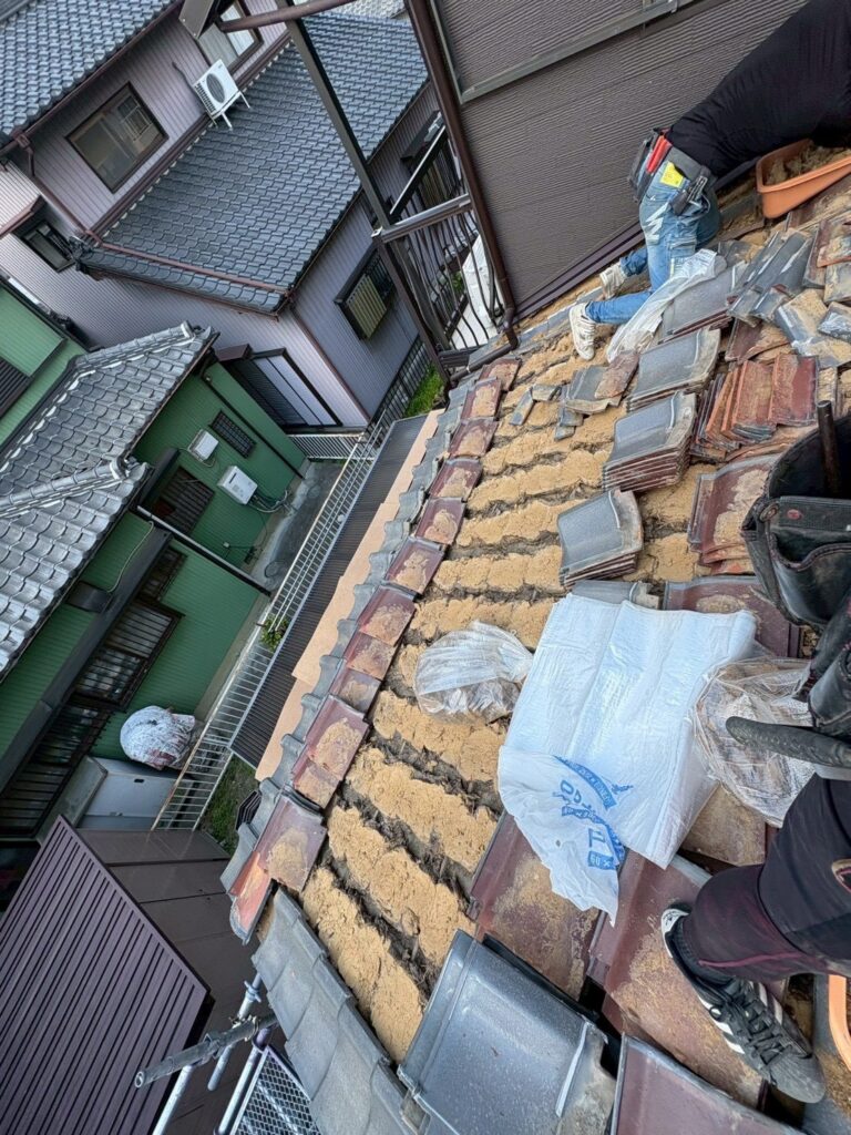 愛知県 知立市 屋根葺き替え工事 屋根板金工事 屋根工事 谷板金工事 屋根修理 雨漏り 漆喰 瓦工事 外装工事 内装工事 リフォーム工事 外壁塗装