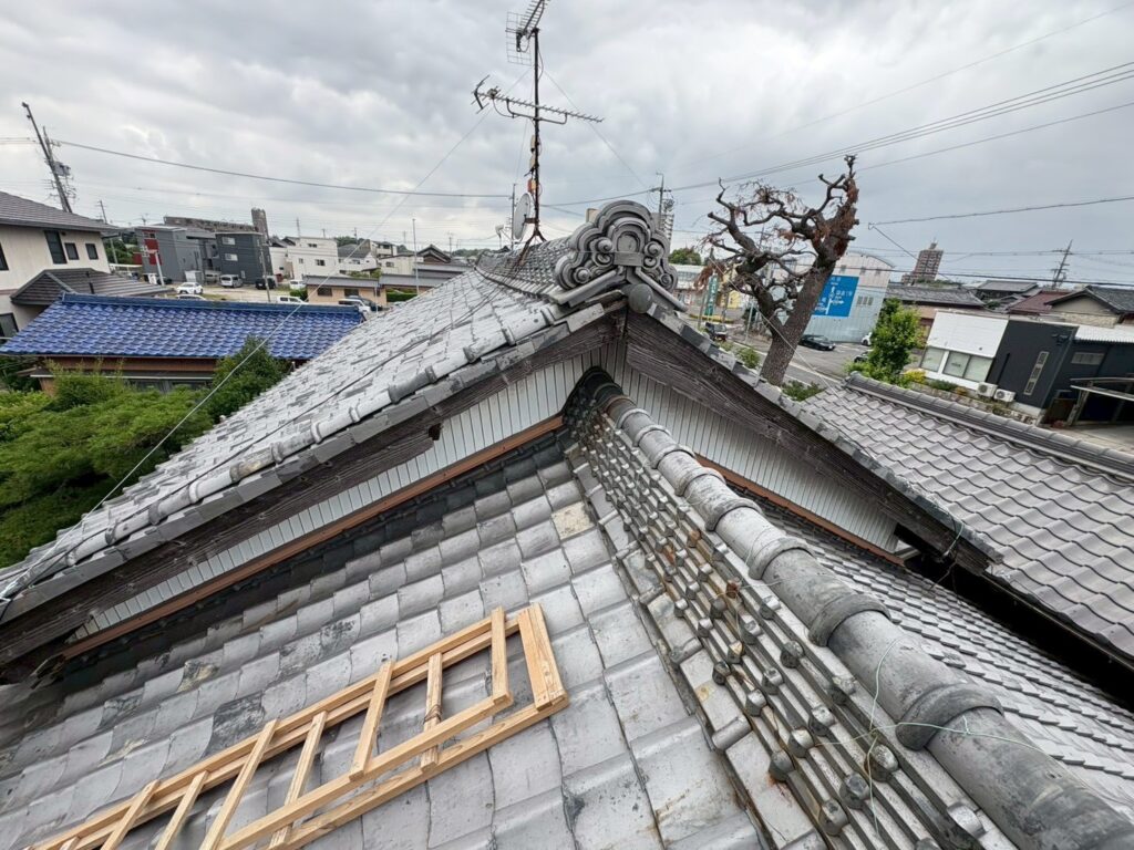 愛知県 常滑市 破風板交換 破風板板金 屋根工事 谷板金工事 屋根修理 雨漏り 漆喰 瓦工事 外装工事 内装工事 リフォーム工事 外壁塗装