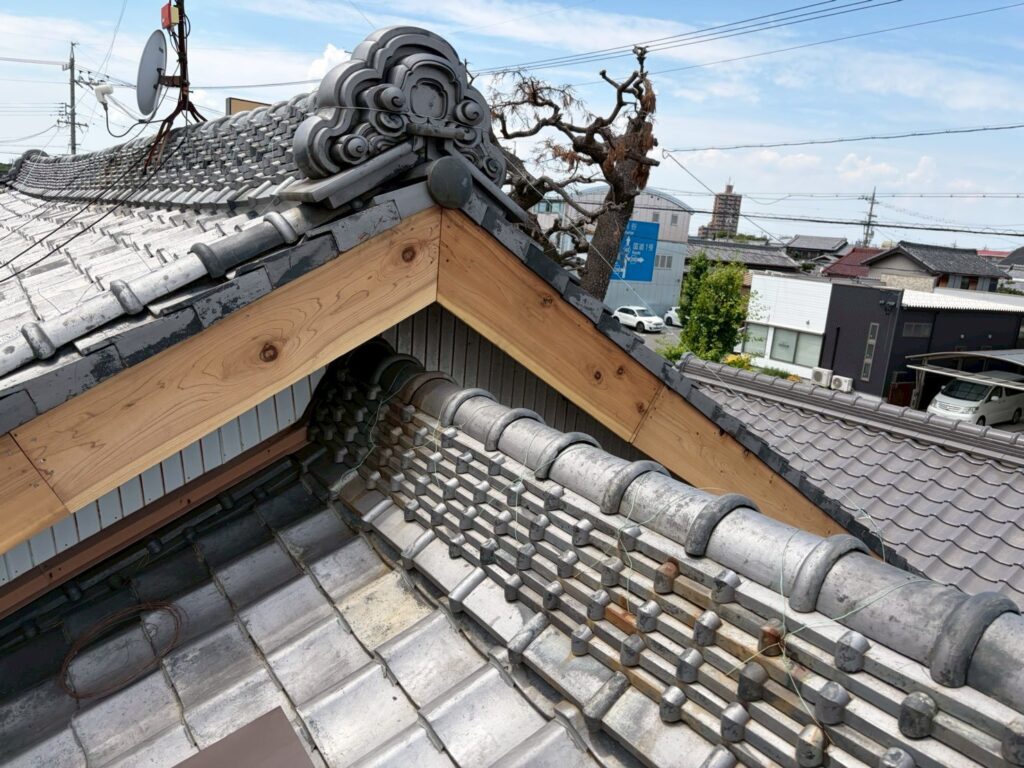 愛知県 常滑市 破風板交換 破風板板金 屋根工事 谷板金工事 屋根修理 雨漏り 漆喰 瓦工事 外装工事 内装工事 リフォーム工事 外壁塗装
