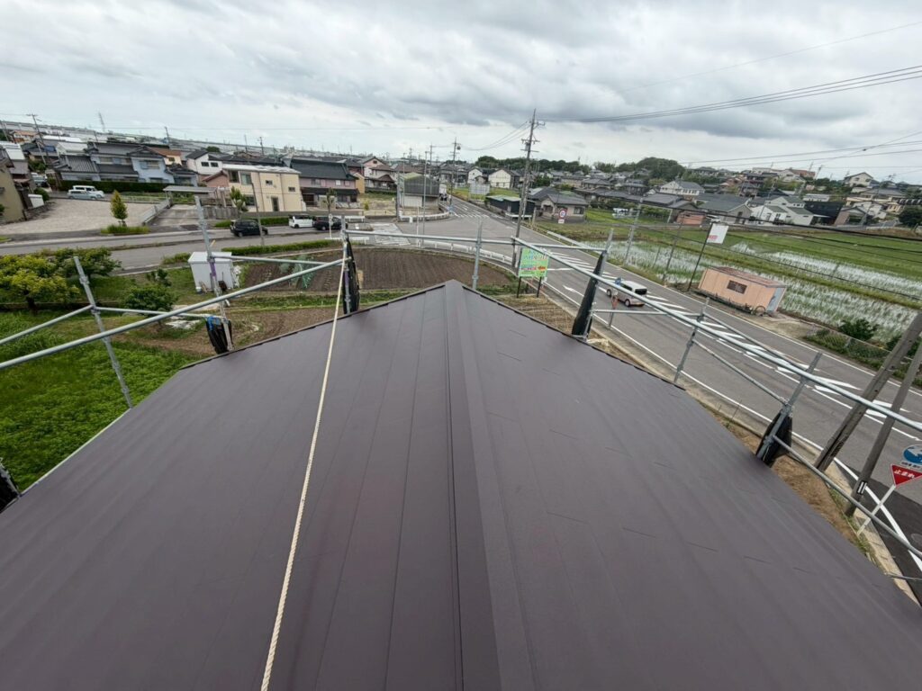 愛知県 豊田市 屋根カバー工法 屋根板金工事 屋根工事 谷板金工事 屋根修理 雨漏り 漆喰 瓦工事 外装工事 内装工事 リフォーム工事 外壁塗装